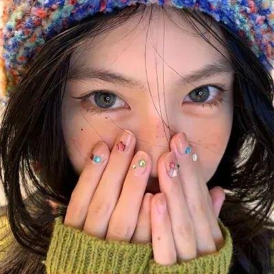 圆月迷离花